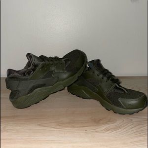 Nike Huarache “Ultra Olive”